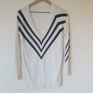 Light weight Chevron sweater